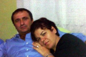 Annesinin evlendiği inşaat iş&ccedil;isini &ouml;ld&uuml;rd&uuml;