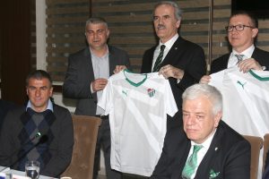 Recep Altepe, Bursaspor U21 takımına yemek verdi