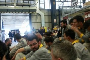 "Renault iş&ccedil;ileri hepimiz i&ccedil;in direniyor!"