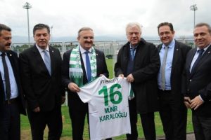 Bursaspor'da &Ccedil;aykur Rizespor mesaisi devam ediyor