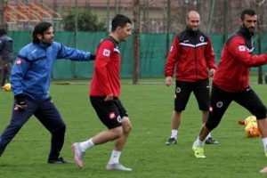 Gen&ccedil;ler'de mesai s&uuml;r&uuml;yor