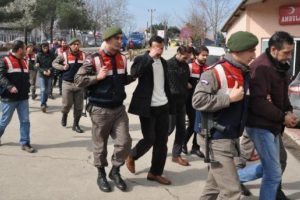 Edirne'de uyuşturucu satıcılarına operasyon: 8 g&ouml;zaltı