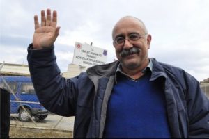 &Uuml;nl&uuml; yazara 6 g&uuml;n h&uuml;cre hapsi!