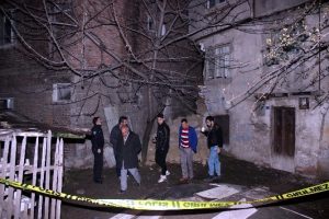 Karab&uuml;k'te iki katlı binada g&ouml;&ccedil;&uuml;k meydana geldi