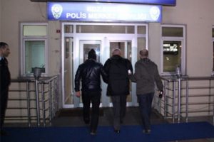 'Sevgili buldum' diye kandırdığı adamı gasp etti