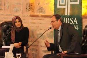 Bursa'da Şiir Kıraathanesi'nin konuğu Şair Atlansoy oldu