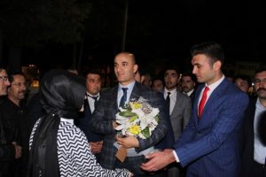 &Uuml;lk&uuml; Ocakları Bah&ccedil;eli'nin yanında