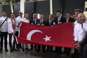 T&uuml;rk aş&ccedil;ıları Londra'da tarih yazdı