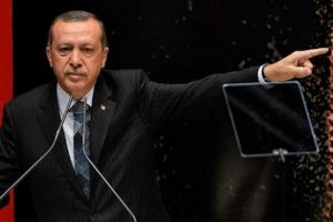 Erdoğan, Cemaat&ccedil;i kişileri salondan attırdı
