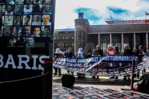 Ankara Tren Garı &ouml;n&uuml;nde 'Adalet' eylemi