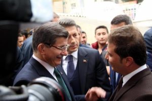 Davutoğlu, cuma namazını Silopi'de kıldı