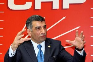 CHP'li Erol: Suriyeliler, ter&ouml;r &ouml;rg&uuml;tleri i&ccedil;in eylem yapacak potansiyel g&uuml;&ccedil;ler