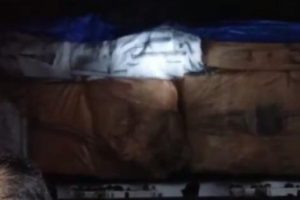 K&ouml;m&uuml;r y&uuml;kl&uuml; TIR'da 65 bin paket ka&ccedil;ak sigara