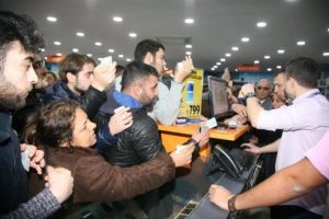 Teknoloji market a&ccedil;ılışında indirim izdihamı