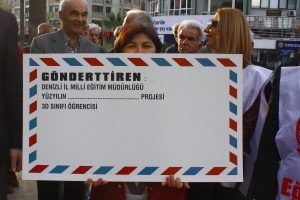 Denizli'de &ouml;ğrencilere se&ccedil;meli din dersi i&ccedil;in baskı iddiası