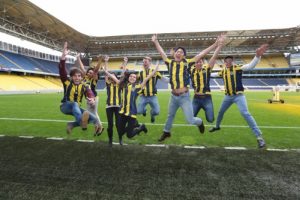 Fenerbah&ccedil;e'ye ABD'li &ouml;ğrencilerden ziyaret