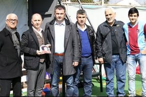 Bade &Ccedil;akır'ın ailesinden ziyaret!