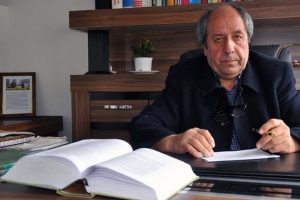 Stajını tamamlayan 'dede' avukat oldu