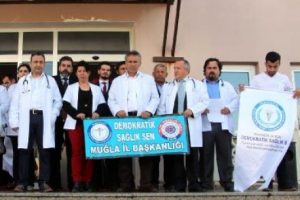 Doktora şiddete beyaz &ouml;nl&uuml;kl&uuml; eylem