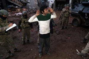 Sur'dan tahliye edilen &ccedil;ocuklar: Zorla tutulduk