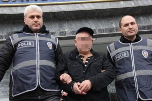 Halk otob&uuml;s&uuml;nde elle tacize 2.5 yıl hapis