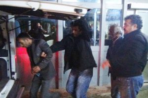 Kız kardeşini &ouml;ld&uuml;r&uuml;p ormana g&ouml;men ağabey tutuklandı