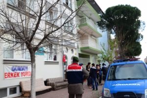 &Uuml;niversitelilerin bomba şakası karakolda bitti