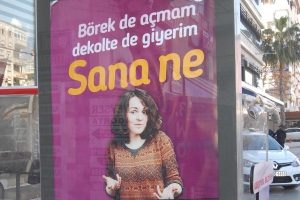 İzmir'in tartışılan 8 Mart afişleri
