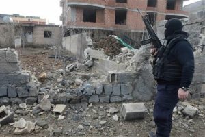 İdil'de PKK'lı ter&ouml;ristler bir mahalleye sıkıştırıldı