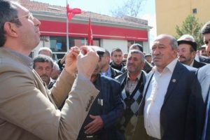 Banka şubesinin kapatılacağını duyan oraya koştu