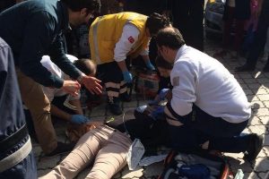 Kazada kalbi duran kadını doktor olan eşi hayata d&ouml;nd&uuml;rd&uuml;