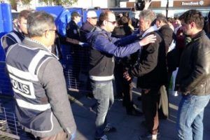 &Ccedil;anakkale'da kadına şiddeti protesto y&uuml;r&uuml;y&uuml;ş&uuml;