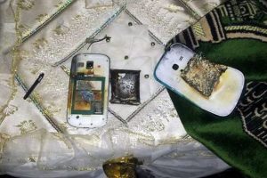 Şarja takılan telefon patladı
