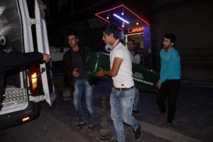 4 g&uuml;nl&uuml;k ceset otel odasından zorlukla &ccedil;ıkarıldı
