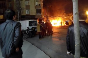 Halk otob&uuml;s&uuml;ne molotofkokteylli saldırı