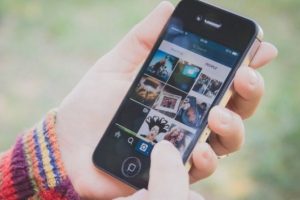 Instagram Telegram ve Snapchat'i engelledi