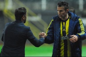 Van Persie ile Pereira arasında ilgin&ccedil; bir olay meydana geldi