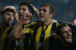 Fenerbah&ccedil;eli futbolcular ceplerini doldurdu