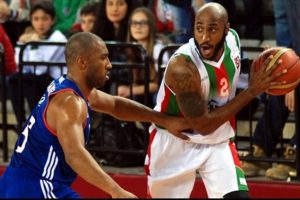 Anadolu Efes ligdeki başarılı performansını s&uuml;rd&uuml;rd&uuml;