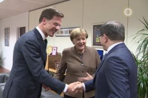 Davutoğlu, Merkel ve Rutte ile g&ouml;r&uuml;şt&uuml;