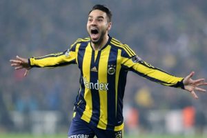 Volkan Şen'e d&ouml;verek gol attırıyorlar!