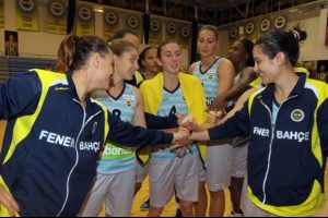 Fenerbah&ccedil;e avantaj arıyor!