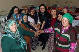 '&Ccedil;alıkuşu' Dilek &ouml;ğretmen &ouml;nc&uuml; oldu, k&ouml;y kadınları olmazı başardı