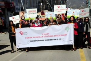 Tokat'ta Kadınlar G&uuml;n&uuml; y&uuml;r&uuml;y&uuml;ş&uuml;