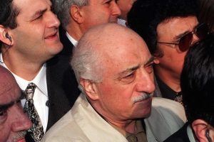 G&uuml;len ile kardeşi hakkında yakalama kararı &ccedil;ıkarıldı