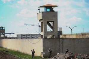 Diyarbakır'da 6 mahkumun firarıyla ilgili 2 m&uuml;fettiş g&ouml;revlendirildi