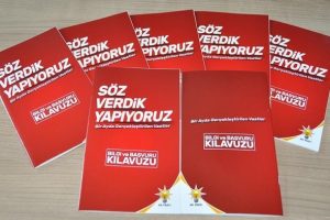 AK Parti hayata ge&ccedil;irilen vaatleri kitap&ccedil;ıkla anlatıyor