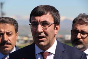 Bakan Yılmaz: Ter&ouml;r&uuml;n yol a&ccedil;tığı zararları ortadan kaldıracağız