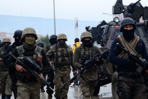 Hakkari'de bir ter&ouml;rist teslim oldu
