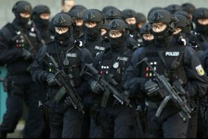 Almanya'da polisliğe rekor başvuru
